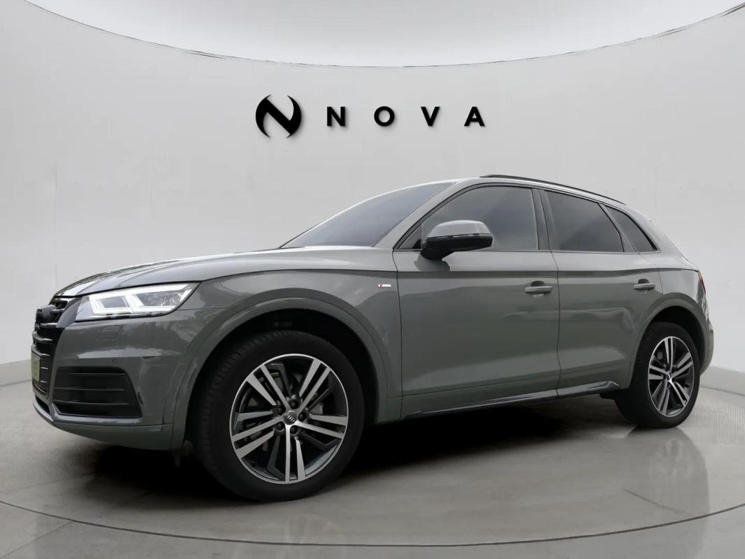 Audi Q5 - Photo 1