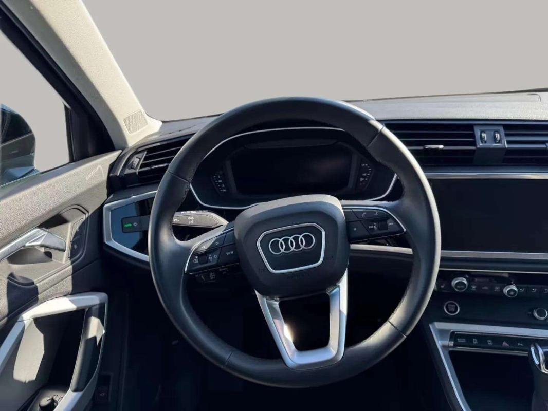 Audi Q3 - Photo 8
