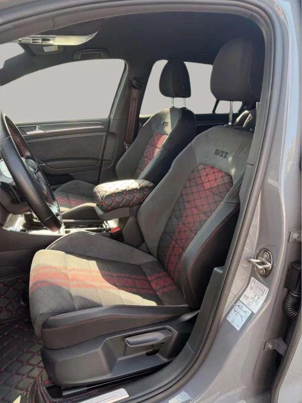 Volkswagen Golf - Photo 9