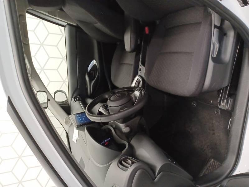 Toyota Yaris - Photo 10
