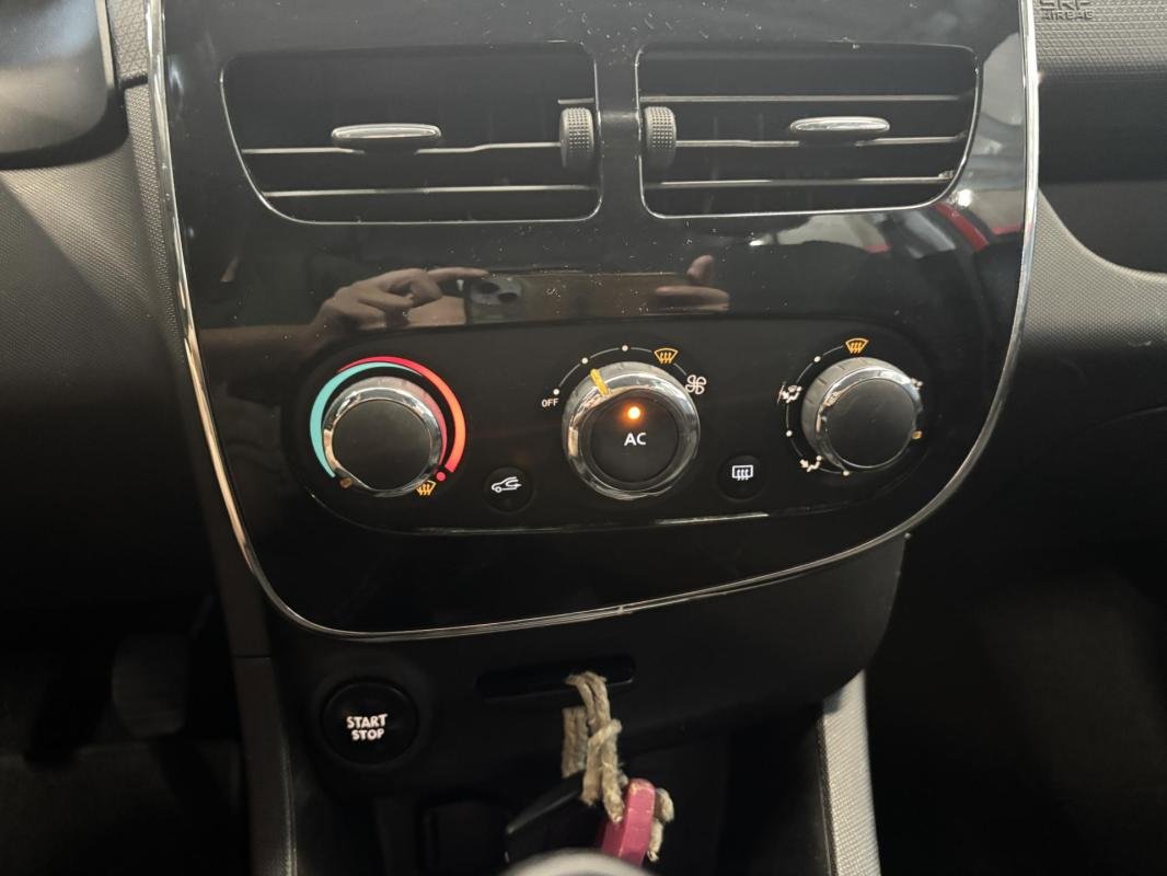 Renault Clio - Photo 24