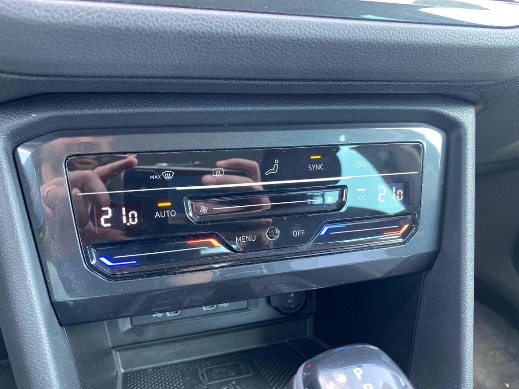 Volkswagen Tiguan - Photo 19