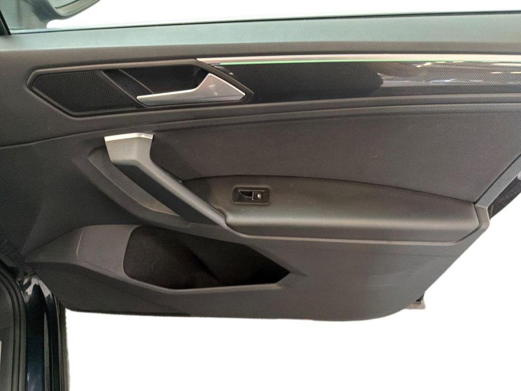 Volkswagen Tiguan - Photo 12