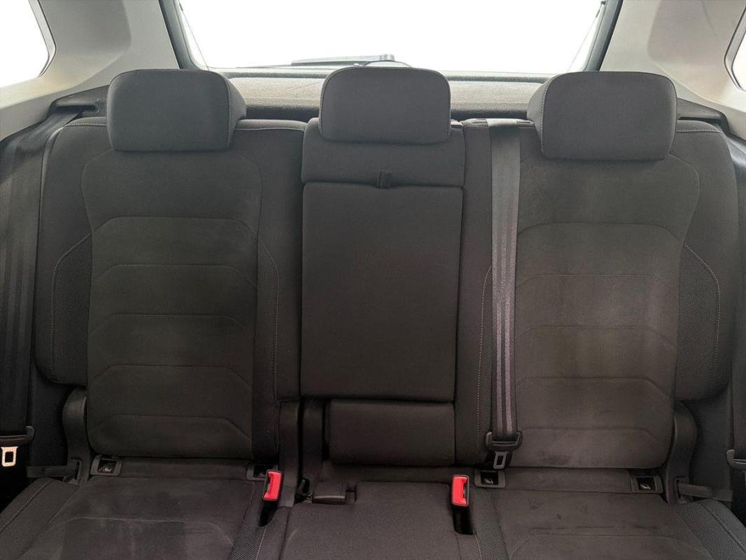 Volkswagen Tiguan - Photo 18