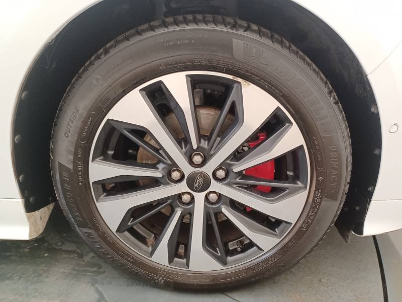 Ford S-Max - Photo 11