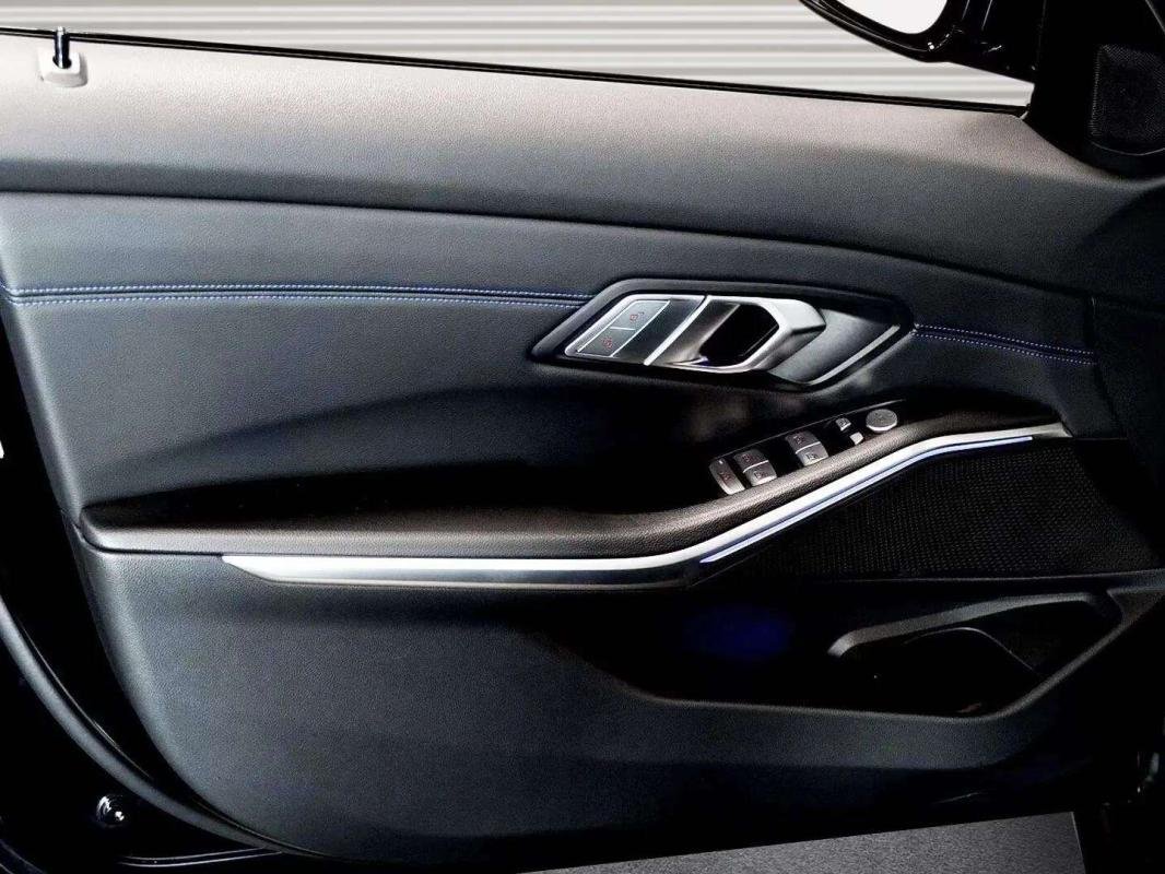 BMW 320 - Photo 5