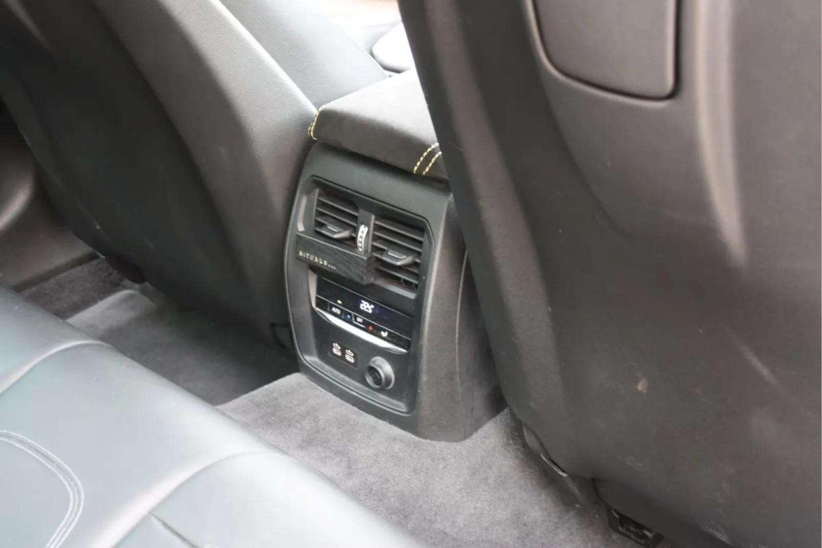 BMW 330 - Photo 6
