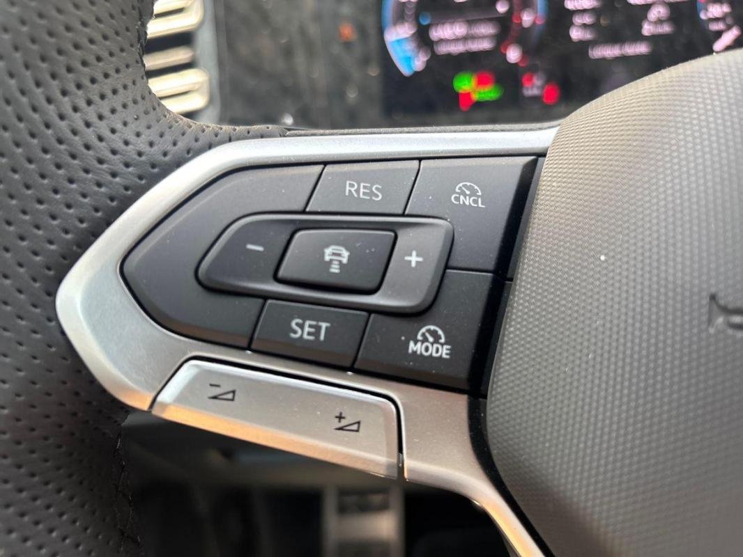 Volkswagen Tiguan - Photo 21