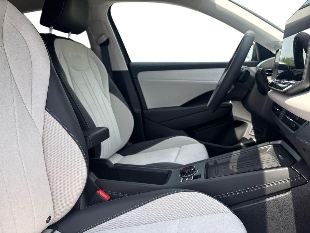 Volkswagen T-Roc - Photo 13