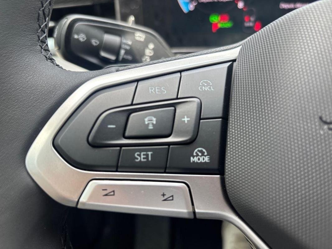 Volkswagen T-Roc - Photo 21