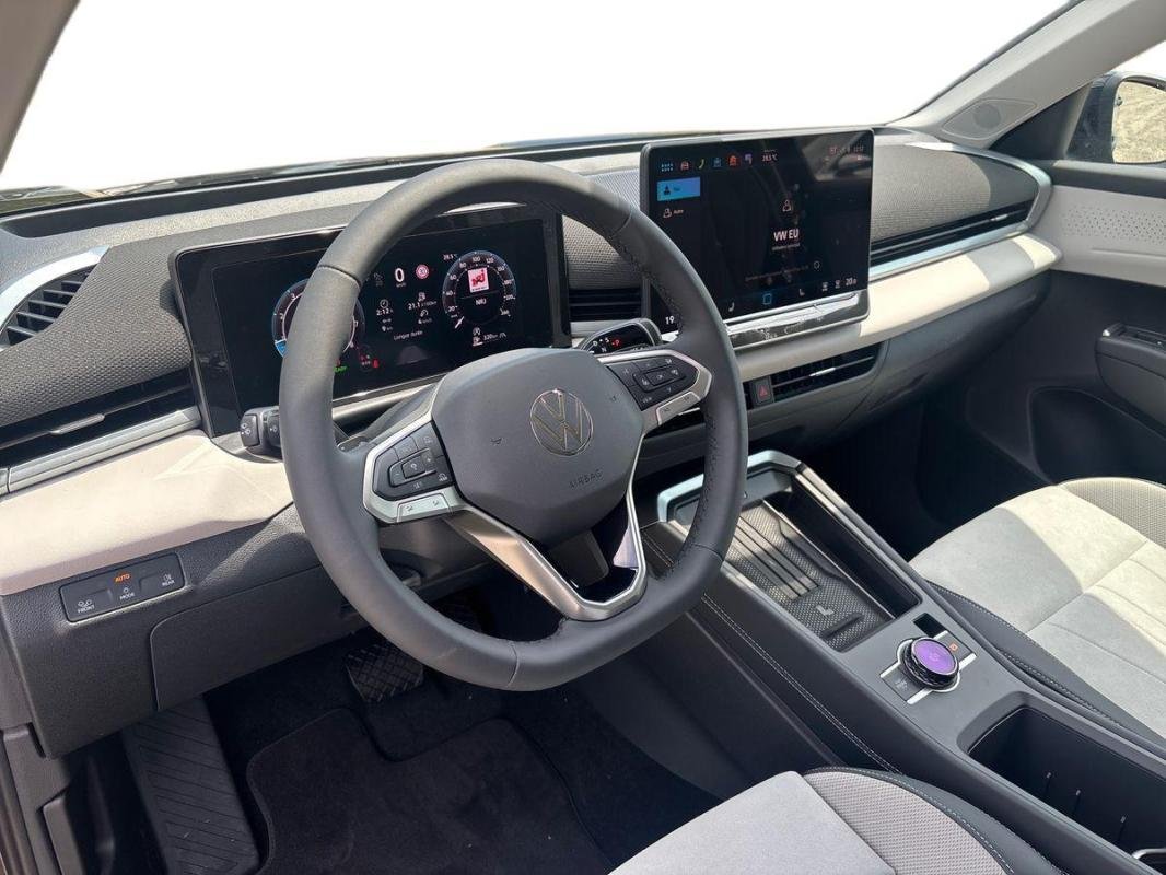 Volkswagen T-Roc - Photo 9