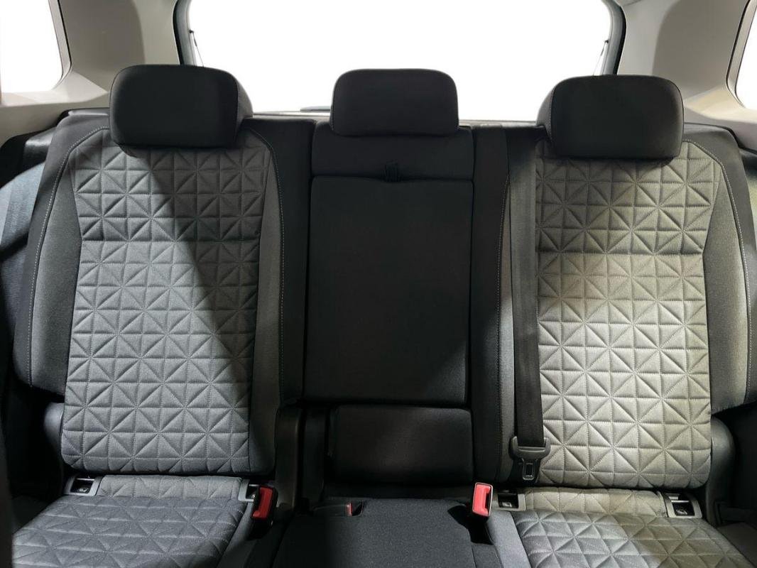 Volkswagen Tiguan - Photo 22