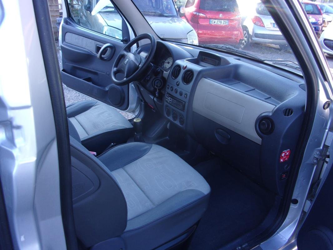 Peugeot Partner - Photo 11
