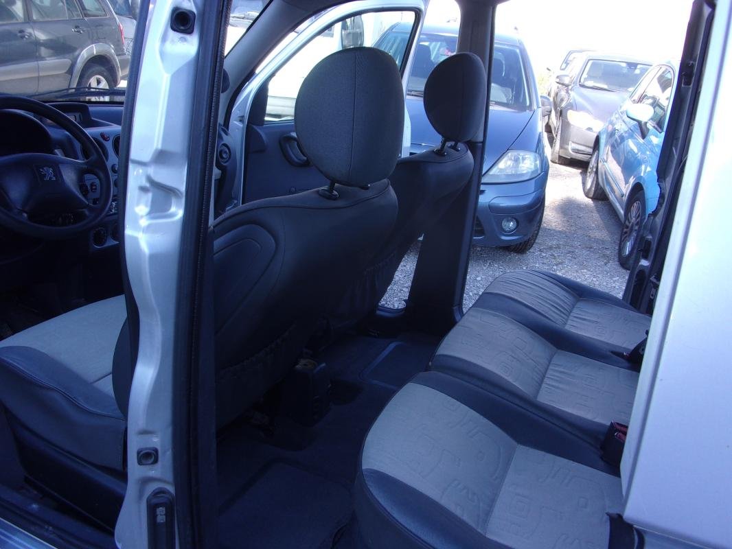 Peugeot Partner - Photo 12