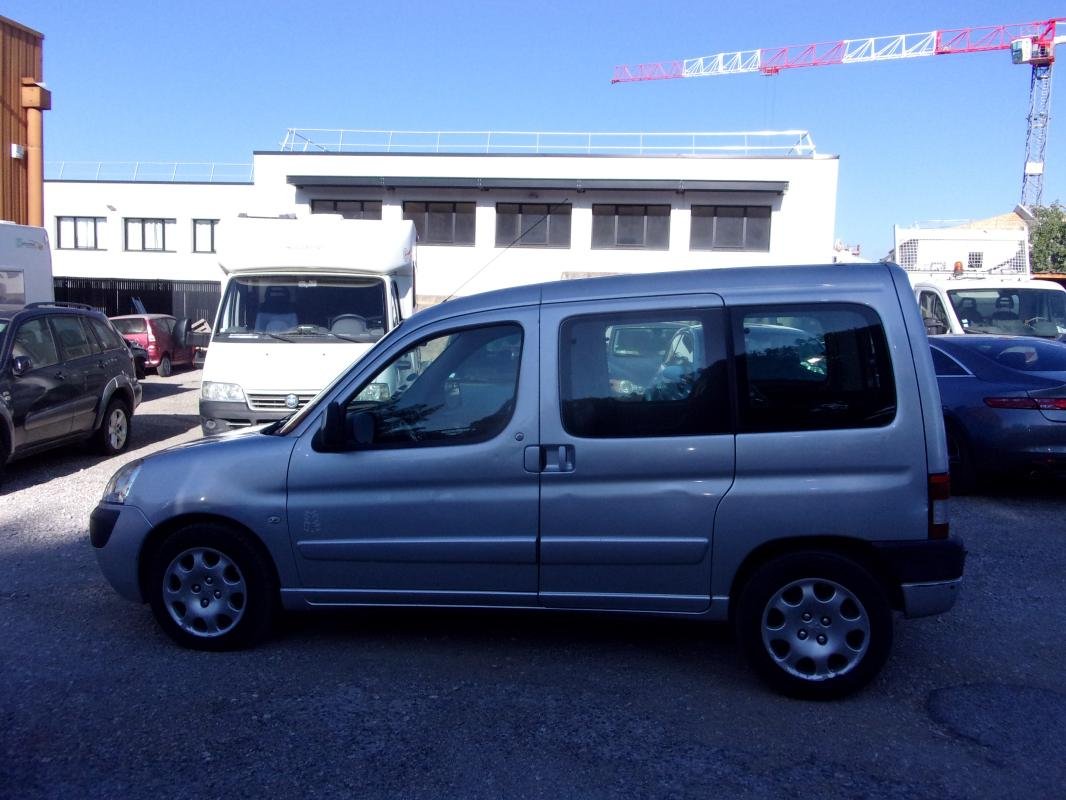 Peugeot Partner - Photo 2