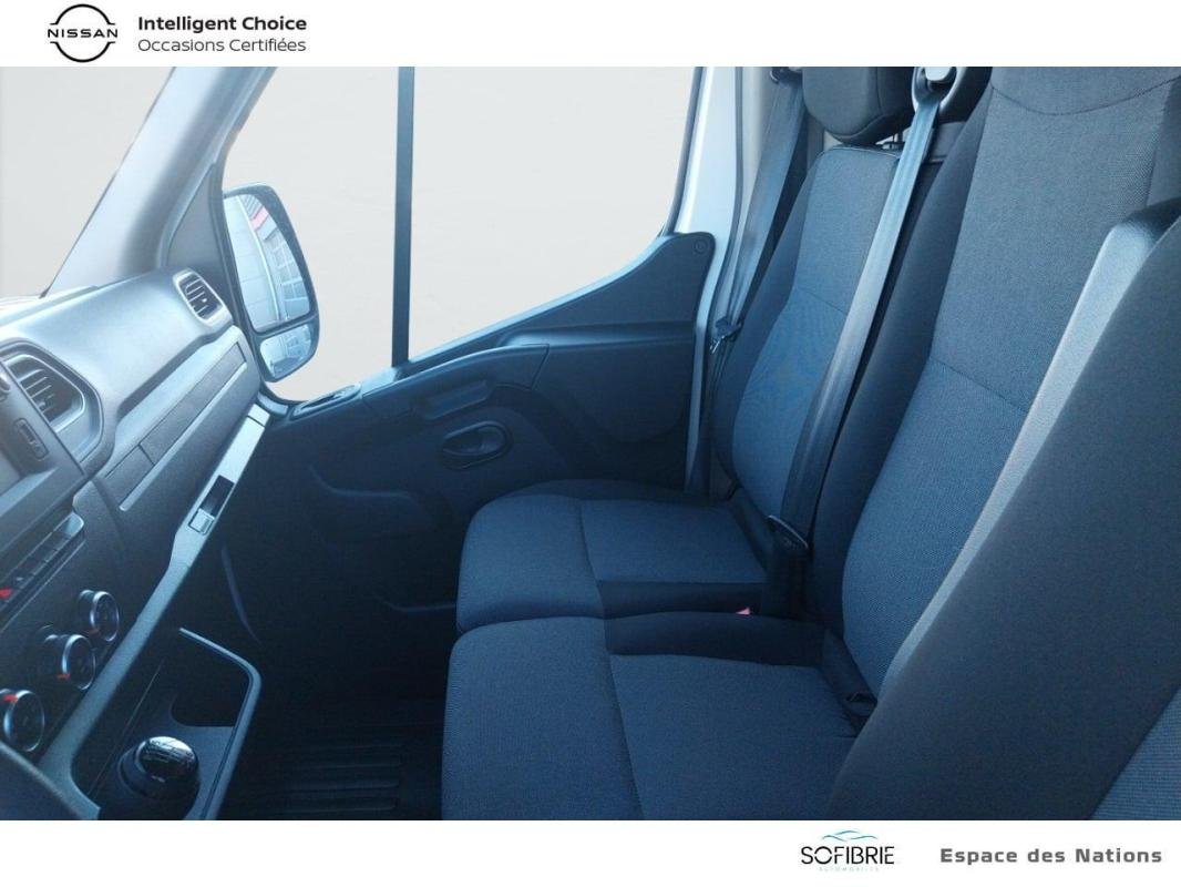 Nissan Interstar - Photo 11