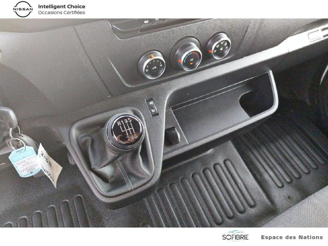 Nissan Interstar - Photo 10