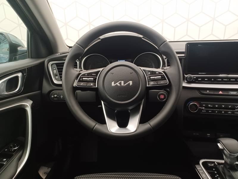 Kia CEED - Photo 13