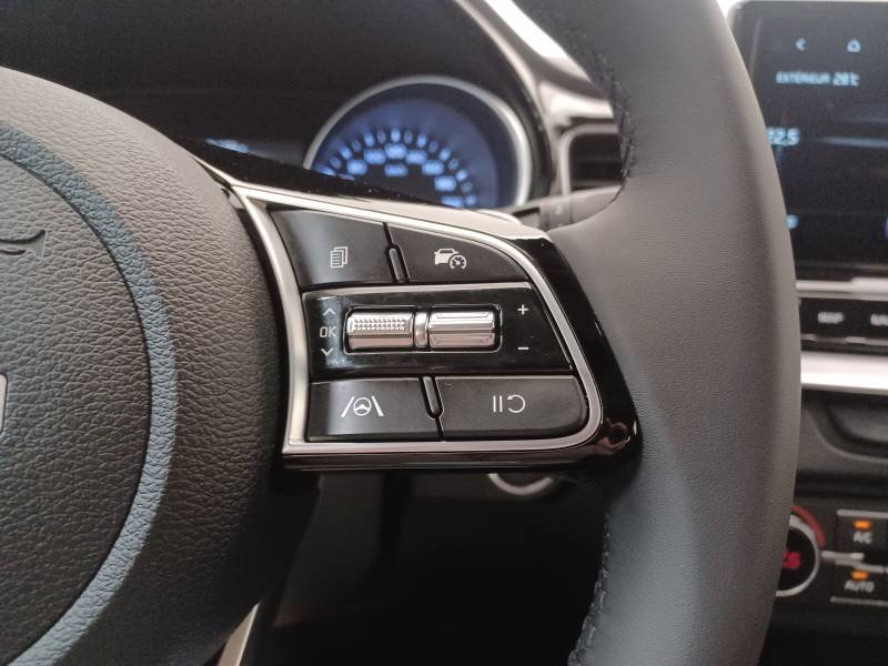 Kia CEED - Photo 25