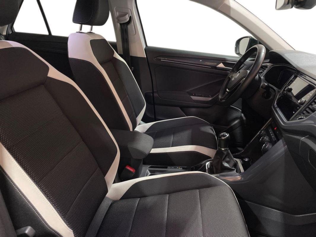 Volkswagen T-Roc - Photo 13