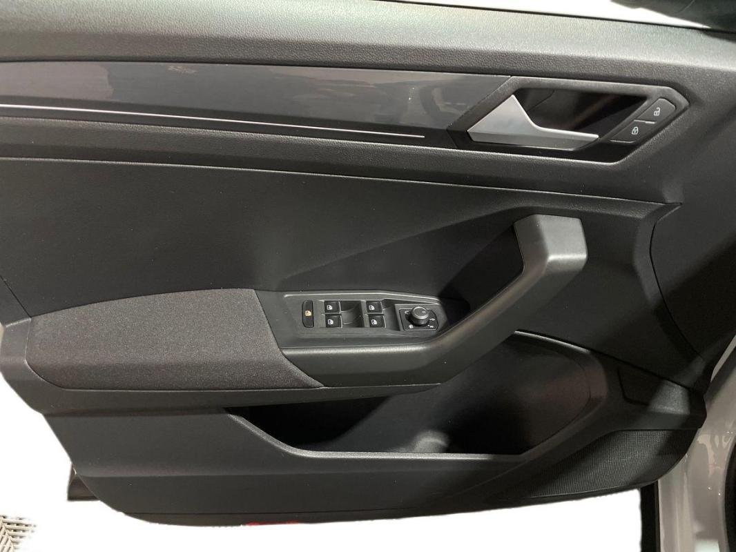 Volkswagen T-Roc - Photo 15