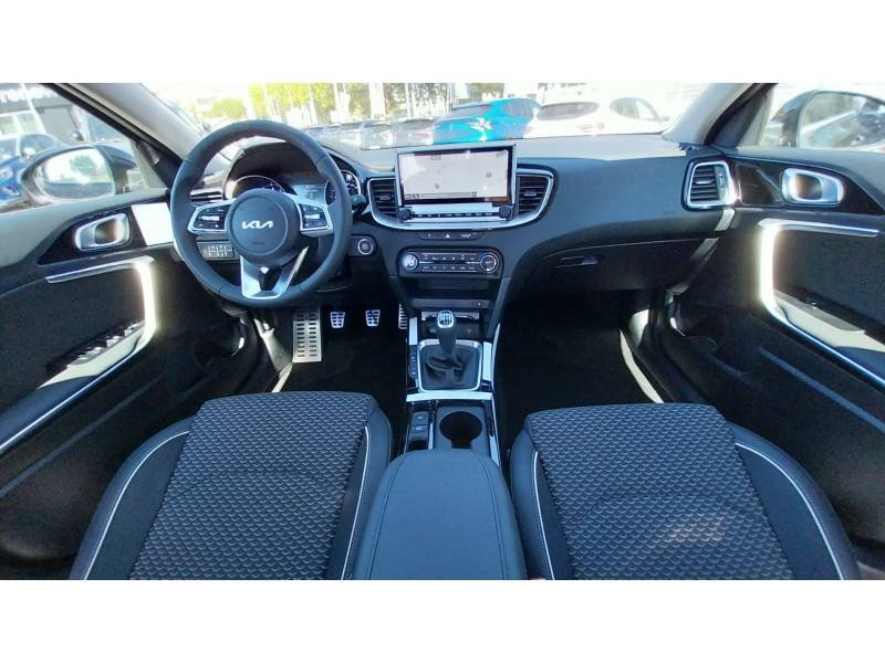 Kia Xceed - Photo 11