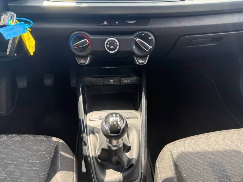 Kia Rio - Photo 11