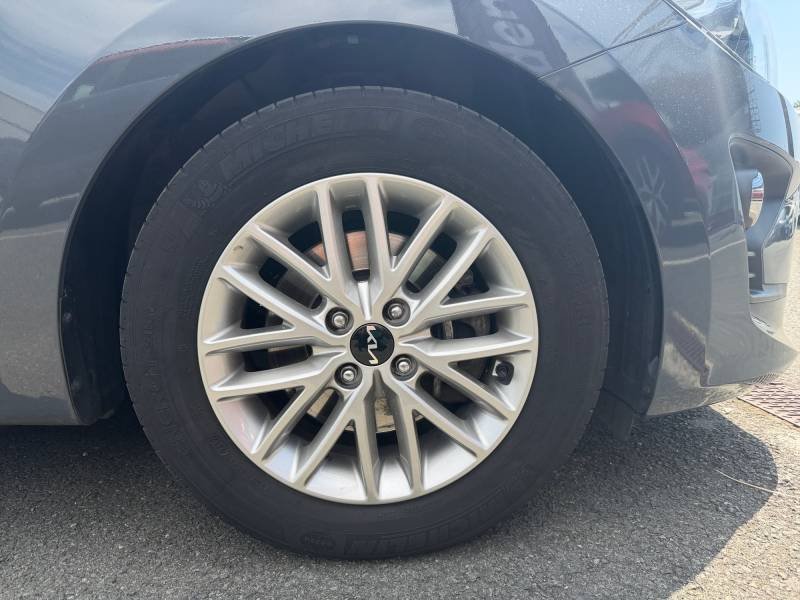 Kia Rio - Photo 17