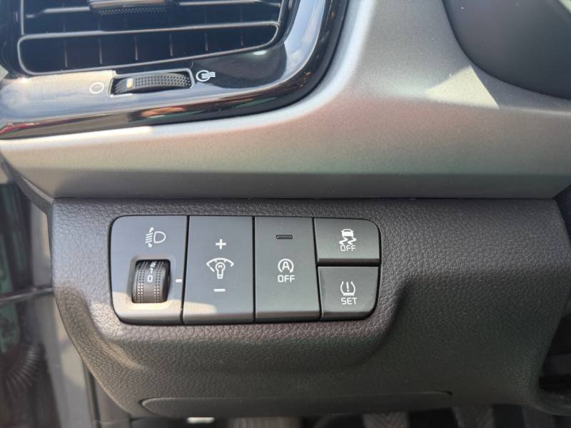 Kia Rio - Photo 19