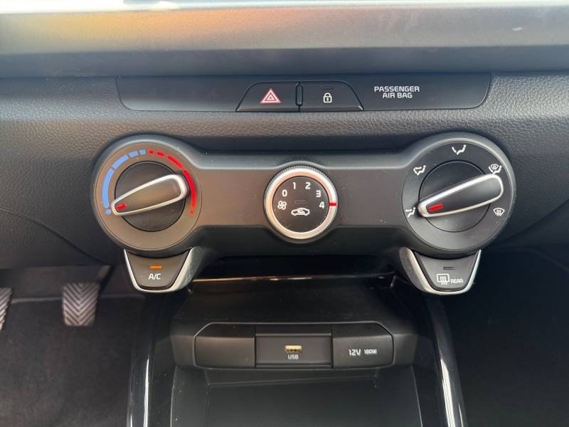 Kia Rio - Photo 25