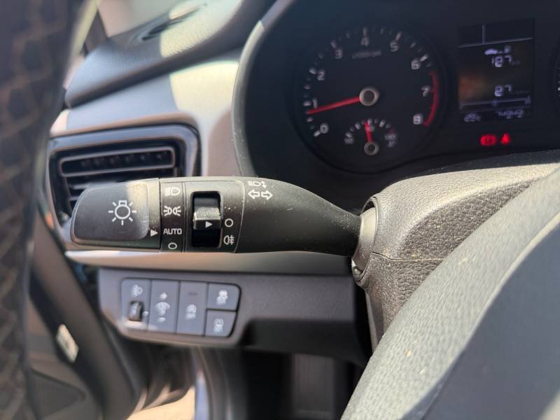 Kia Rio - Photo 27