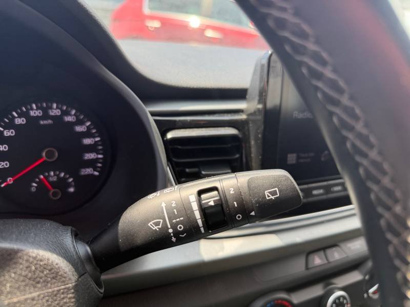 Kia Rio - Photo 28