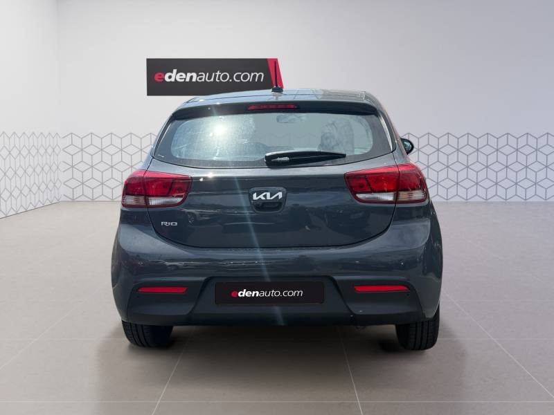 Kia Rio - Photo 4