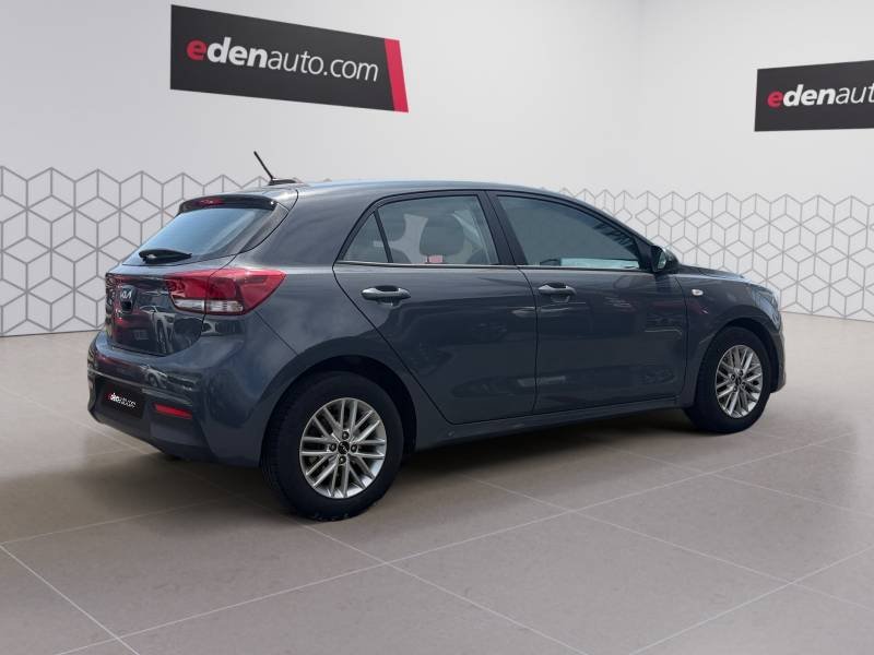 Kia Rio - Photo 5