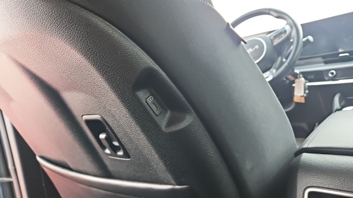 Kia Sportage - Photo 30
