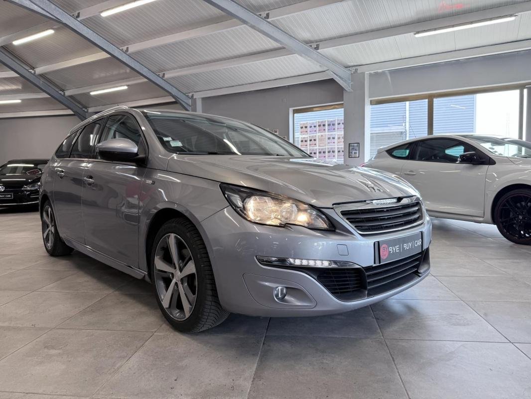 Peugeot 308 - Photo 2