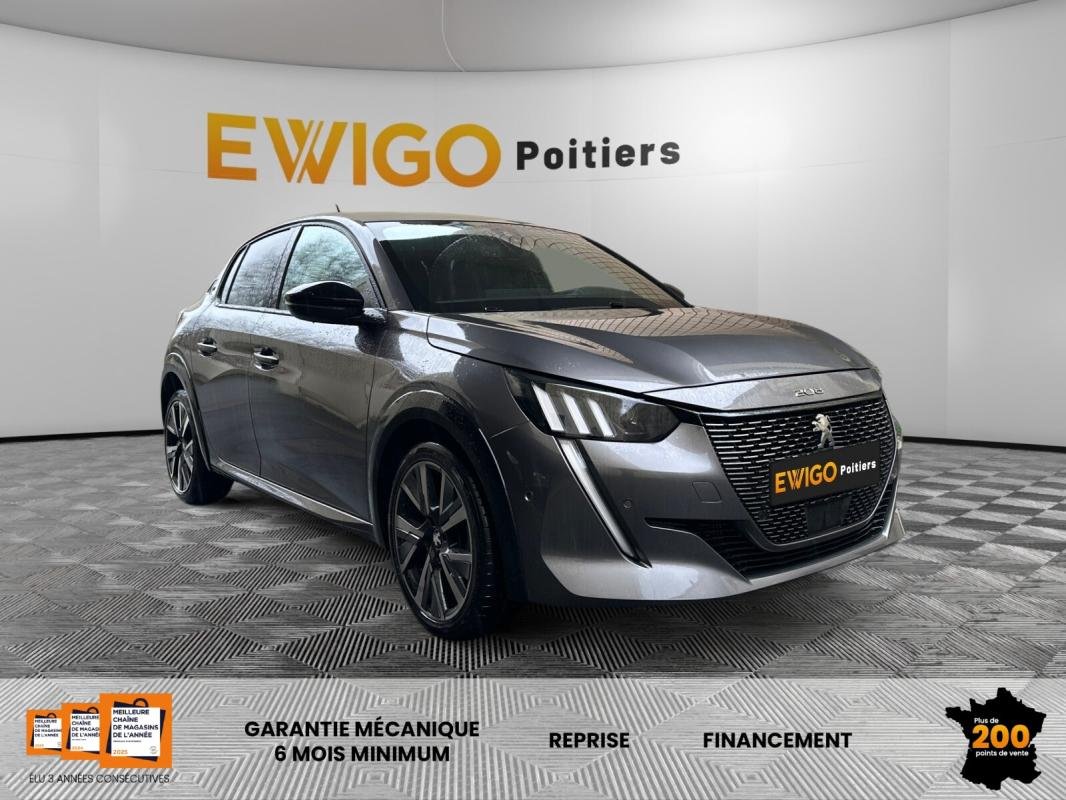 Peugeot 208 - Photo 1