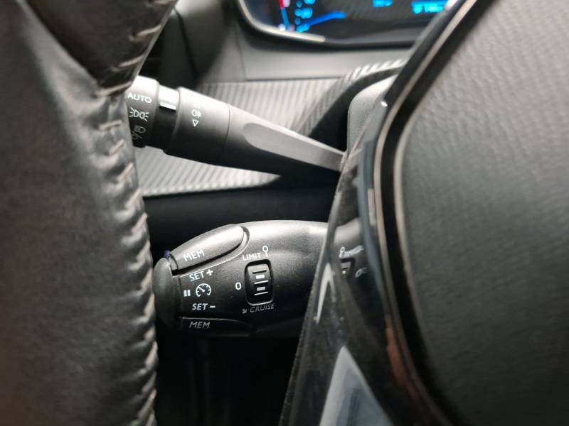 Peugeot 208 - Photo 18