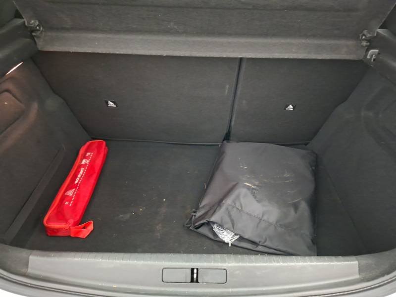 Peugeot 208 - Photo 9