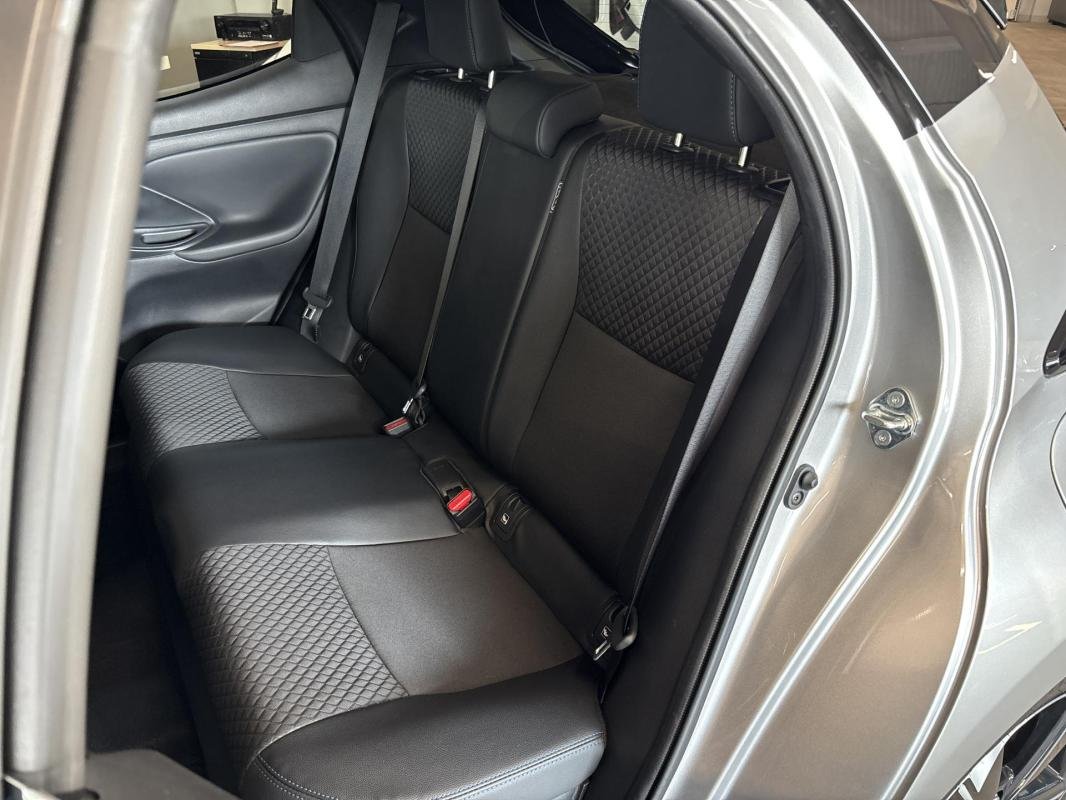 Toyota Yaris - Photo 11
