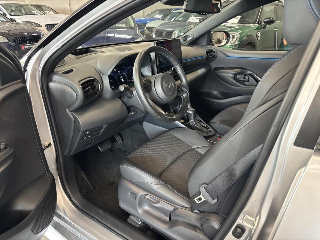 Toyota Yaris - Photo 12
