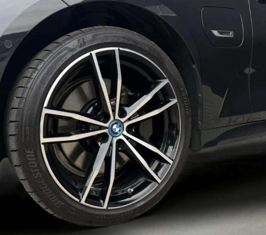 BMW 330e - Photo 16