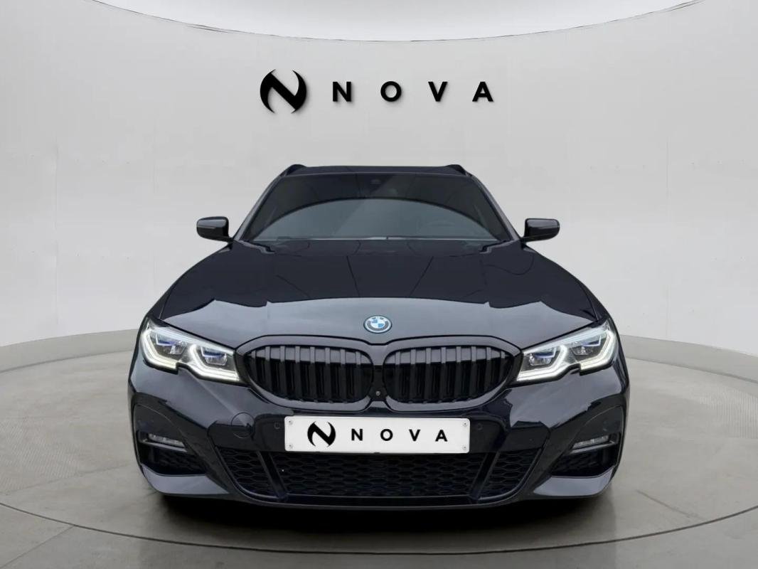 BMW 330e - Photo 8