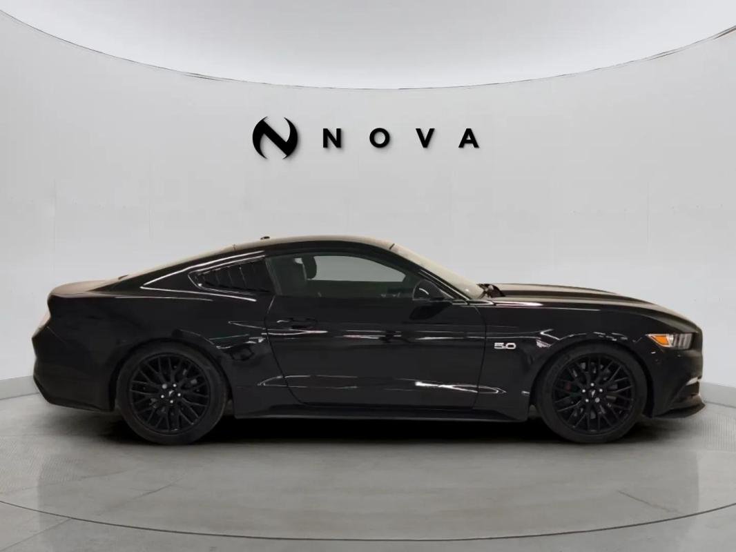 Ford Mustang - Photo 5