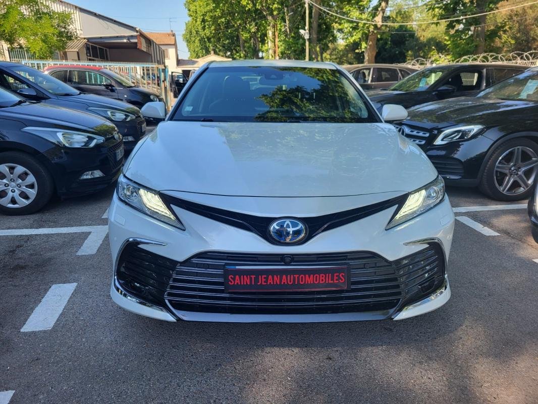 Toyota Camry - Photo 4