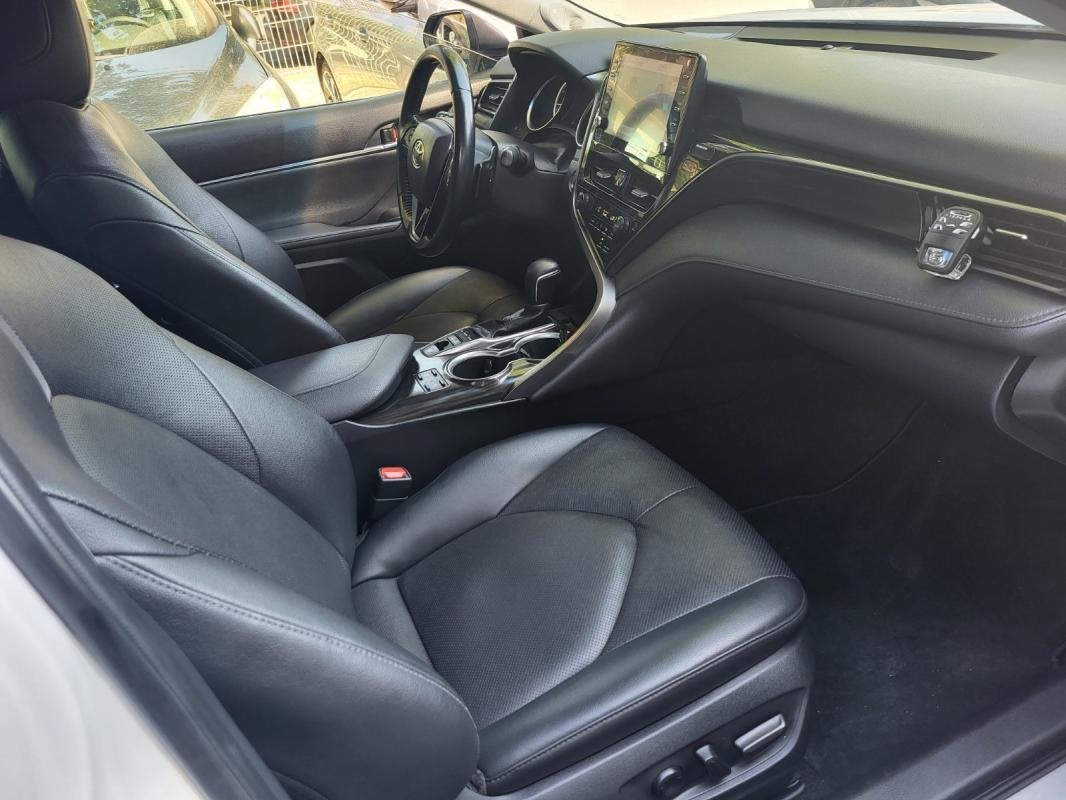 Toyota Camry - Photo 7