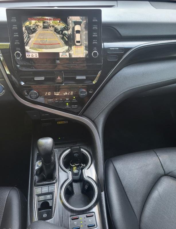 Toyota Camry - Photo 8