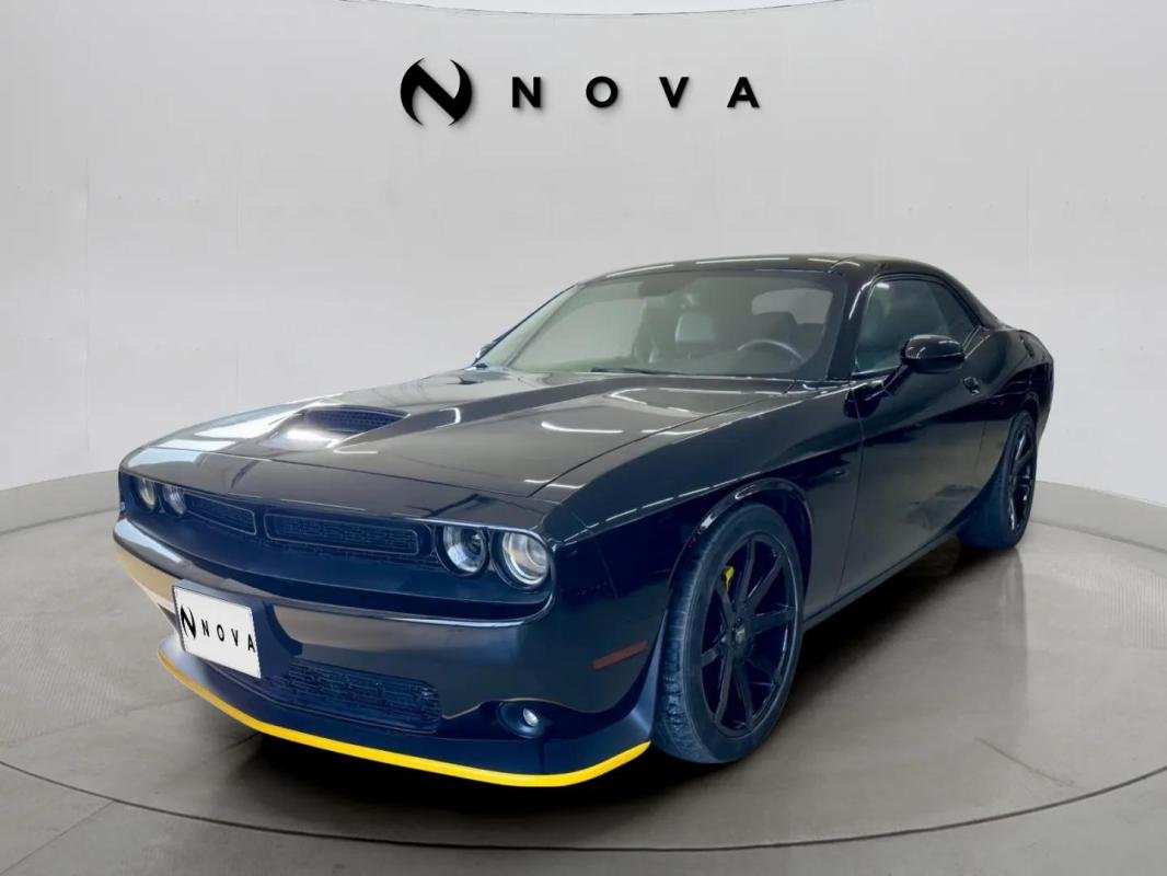 Dodge Challenger - Photo 1