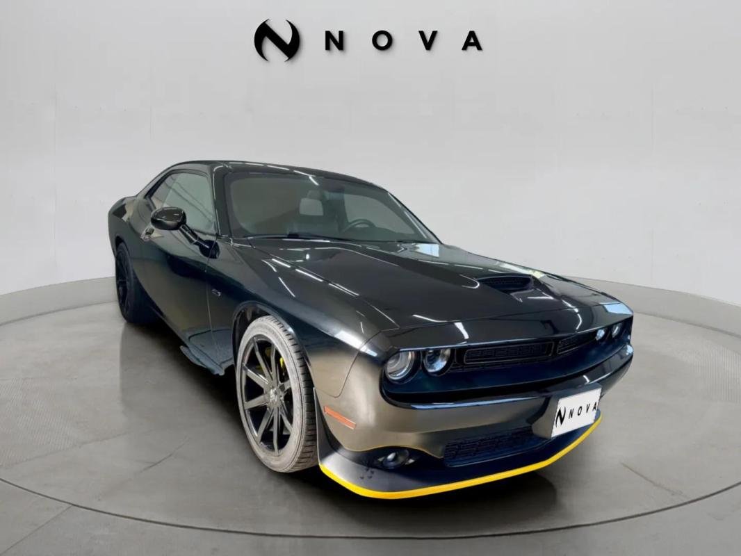 Dodge Challenger - Photo 2