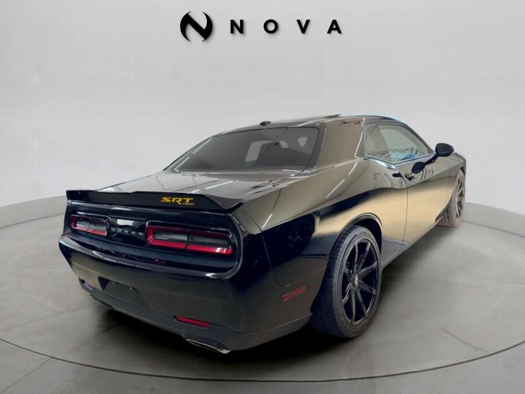 Dodge Challenger - Photo 5